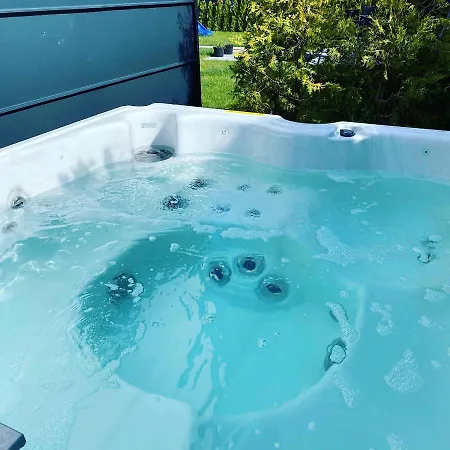 לינה וארוחת בוקר Rasmus 4*