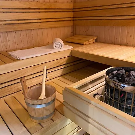 Rasmus 4* קולובז'ג