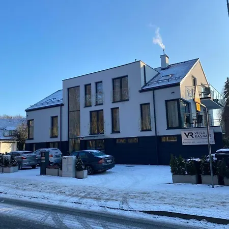 Rasmus לינה וארוחת בוקר 4*