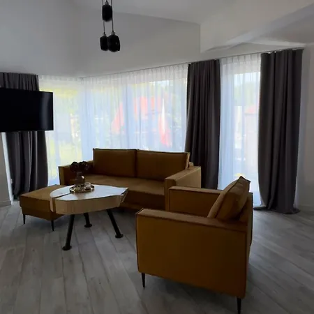 Rasmus לינה וארוחת בוקר 4*